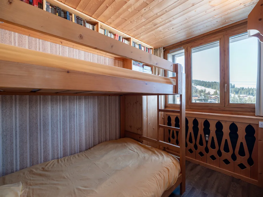 Bedrooms - Charming Apartment with Mountain View in Courchevel 1850