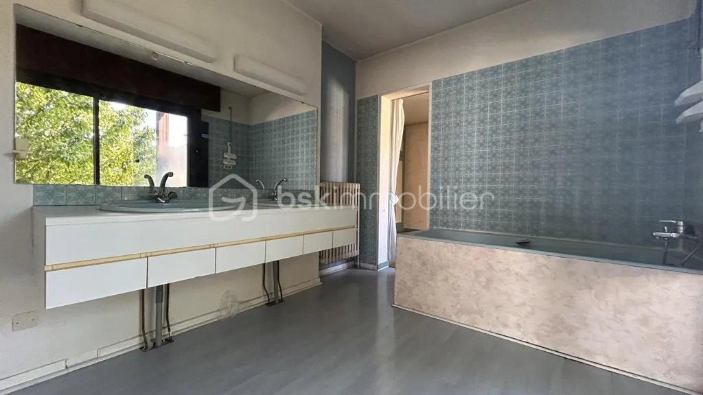 Salles de bain - Maison Familiale avec Studio à Échirolles
