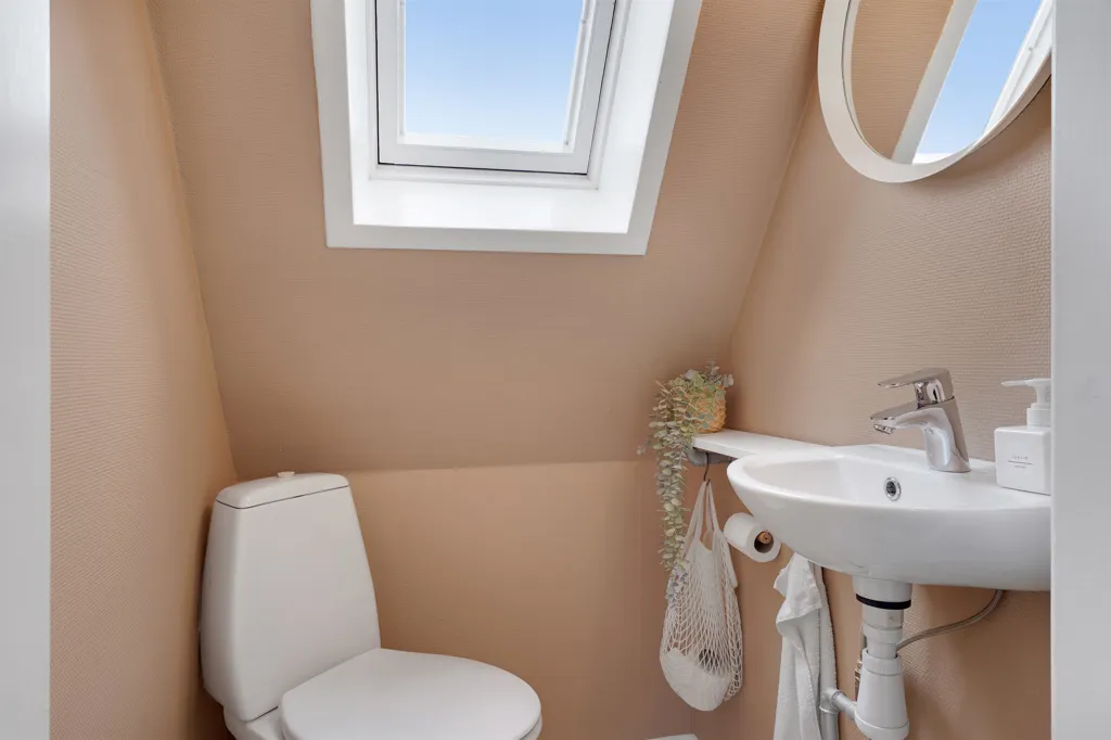 Bathrooms - 6-room house in Esbjerg