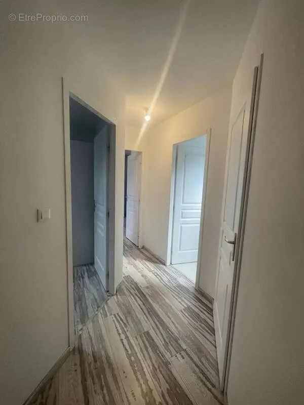 hallway_entrance