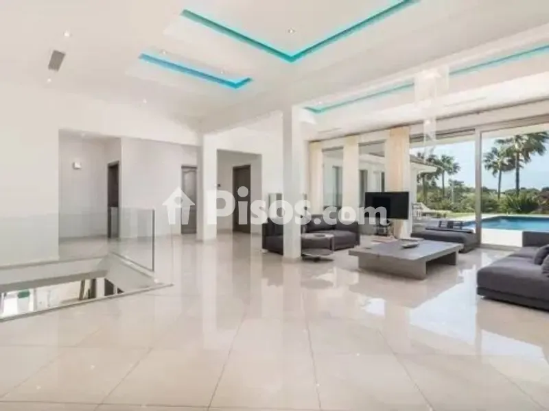 Elutuba - Renovated Chalet with Pool in Sotogrande