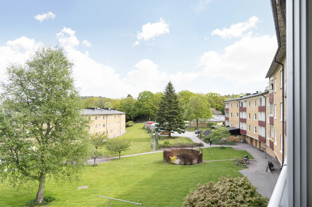 Balcony - Bright Apartment with Balcony in Enerbacken, Mölndal