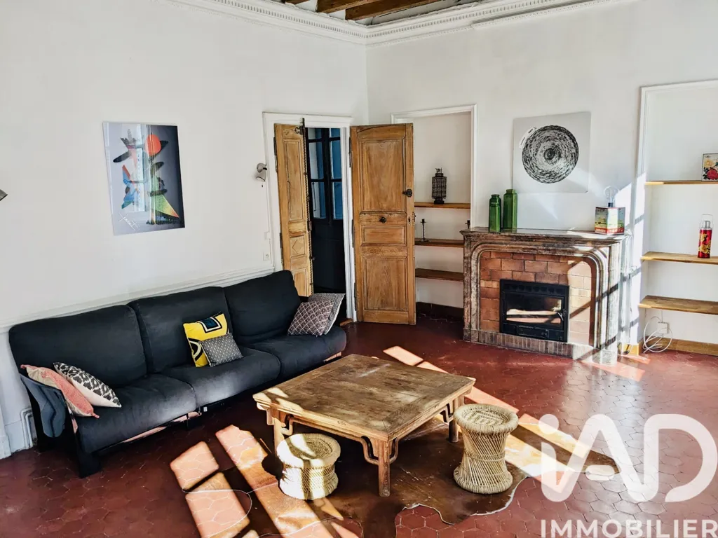 Séjour - Appartement de Standing avec Plafonds Hauts à Avignon