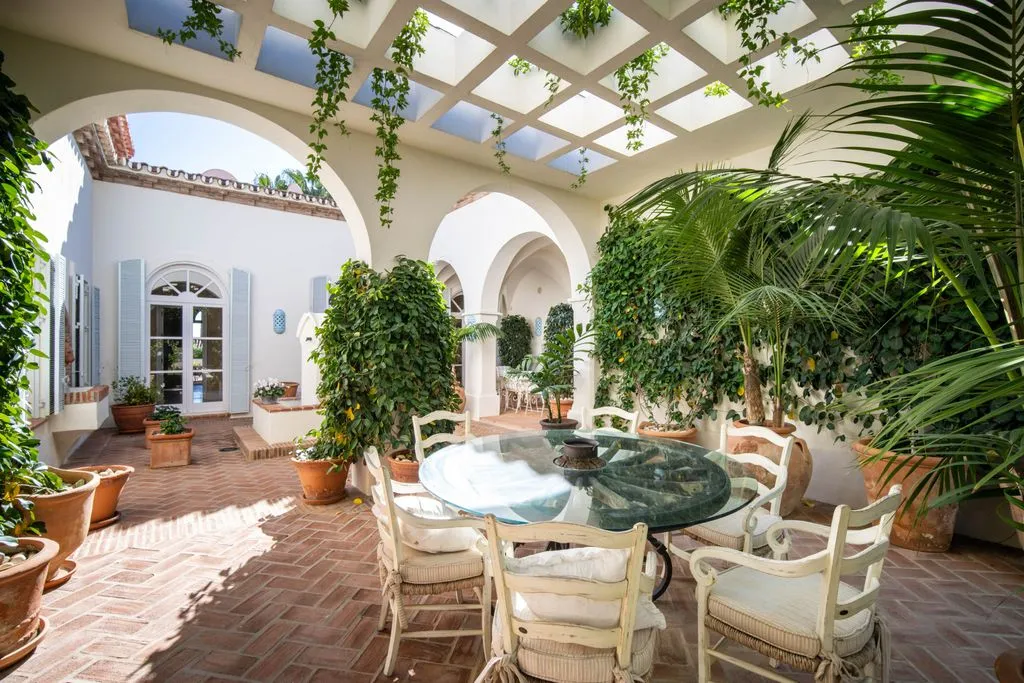 Garden - Mediterranean Villa with Sea View in Marbella