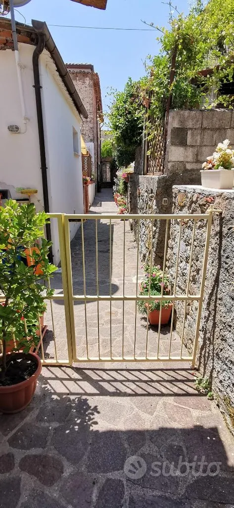 Aed - Rearranged Apartment in Scario Marina
