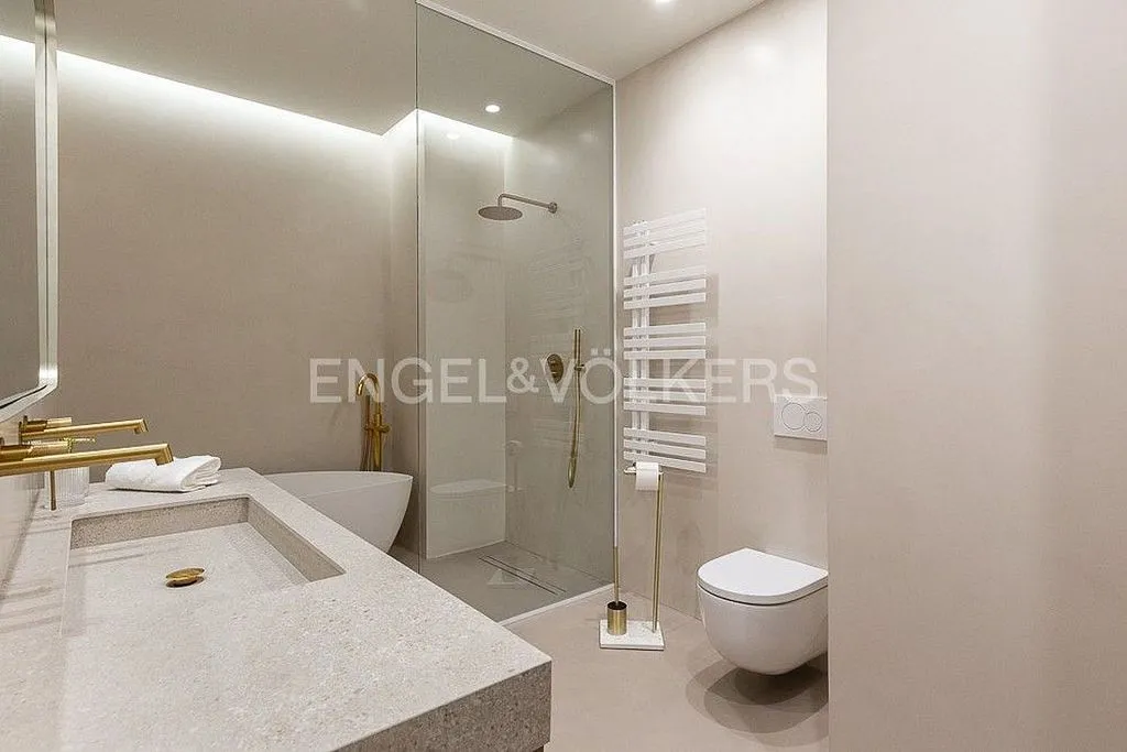 Vannitoad - Renovated Penthouse with Terraza in La Seu