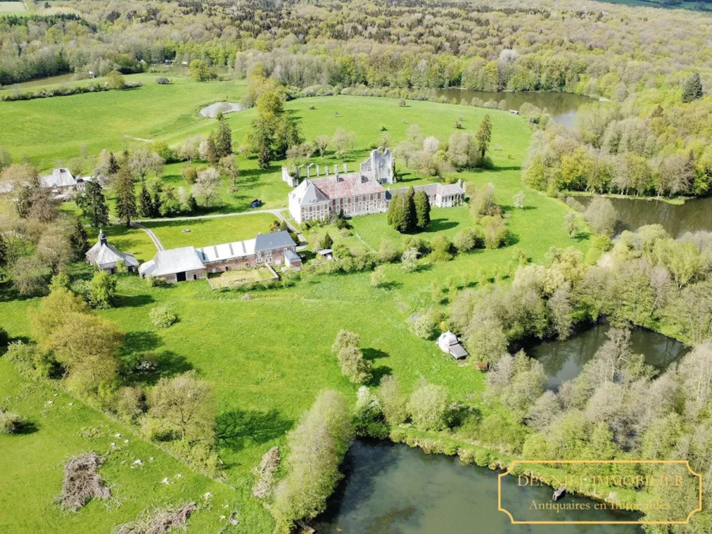 Vue aérienne - Château Louis XIII avec Parc de 21 Hectares près de Vernon