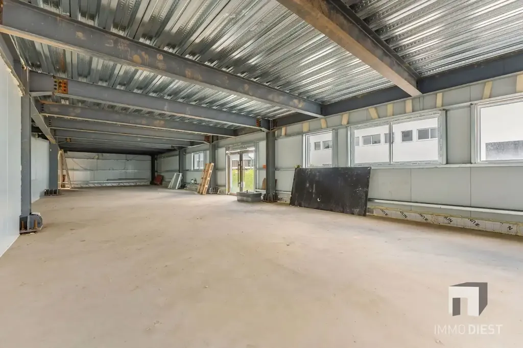 Pièces - Nouveau Bureaux en KMO à Diest