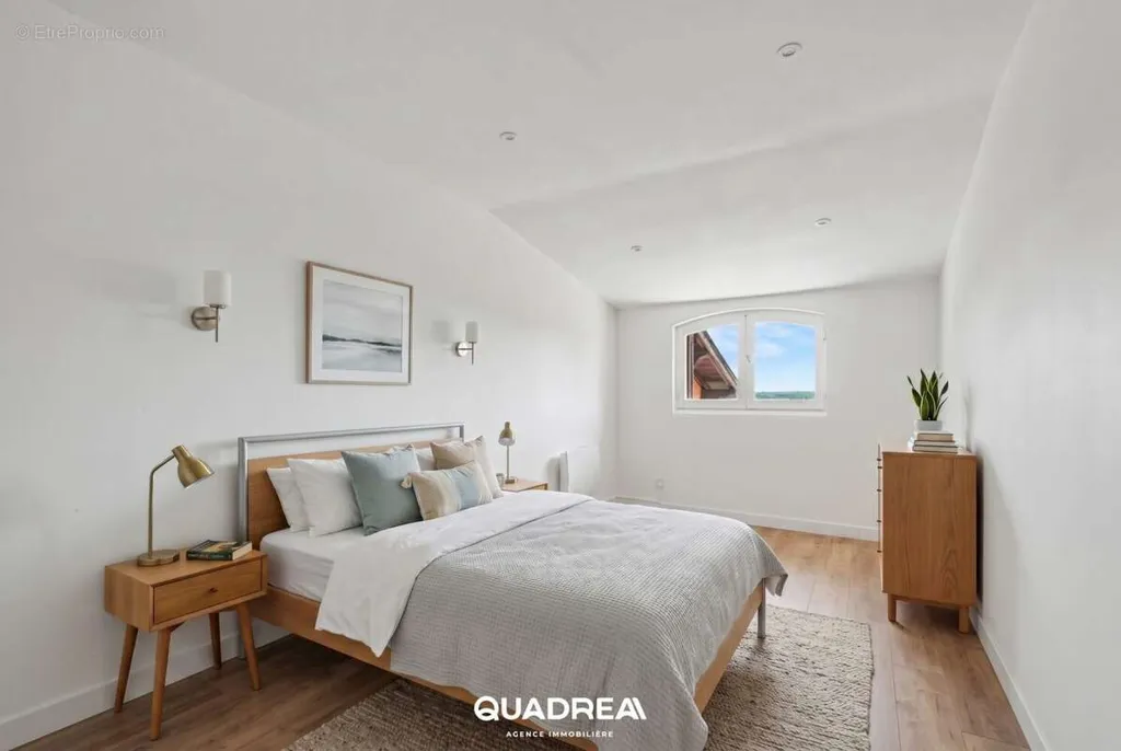 Bedrooms - Spacious House with Pool in Gratentour