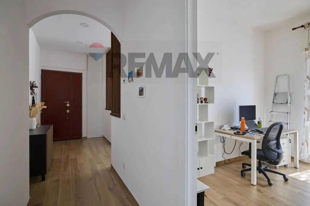Ingresso - Ristrutturato Triplex with Balcony in Torre Maura