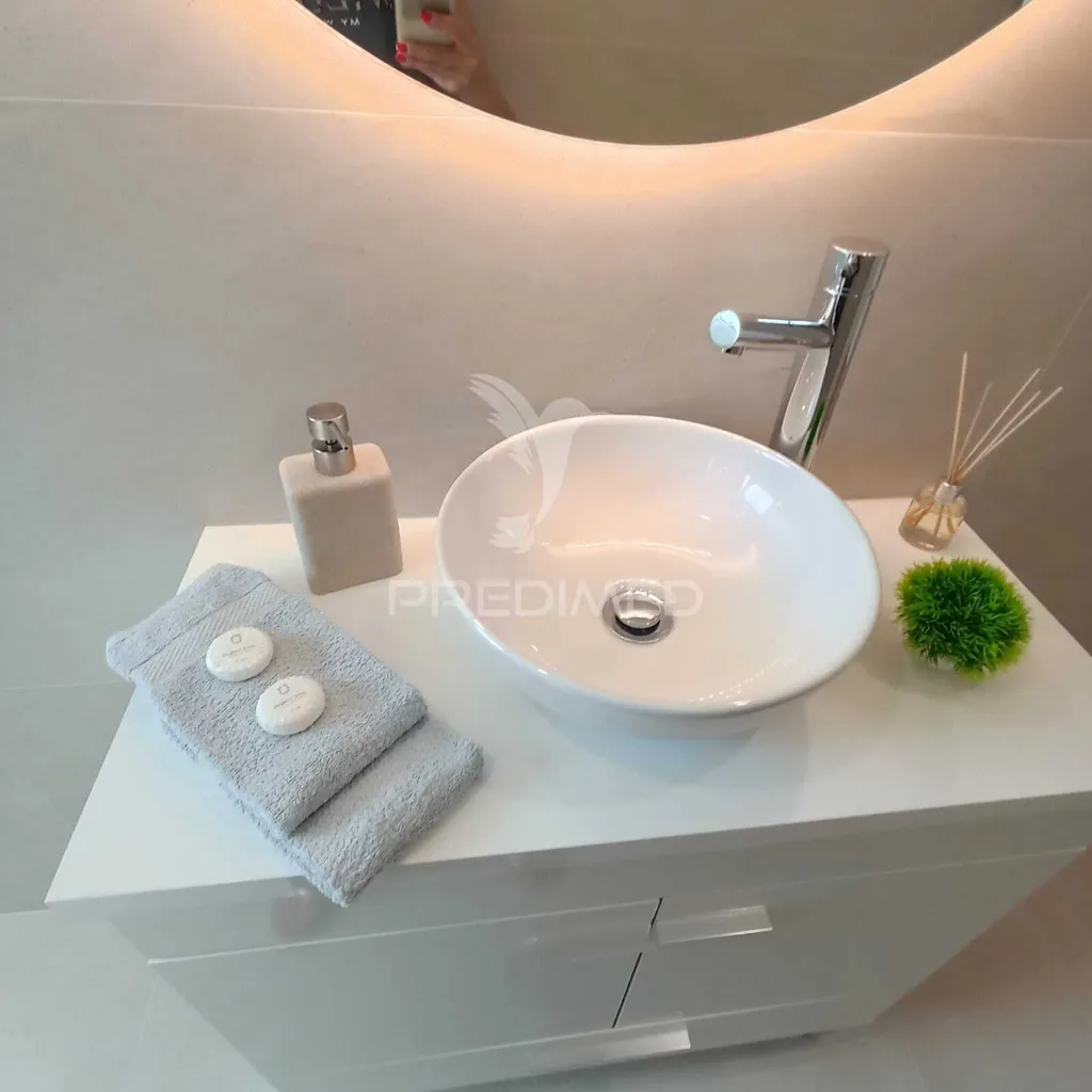 Bathrooms - Remodelled T2 Apartment with Large Storage in Benfica