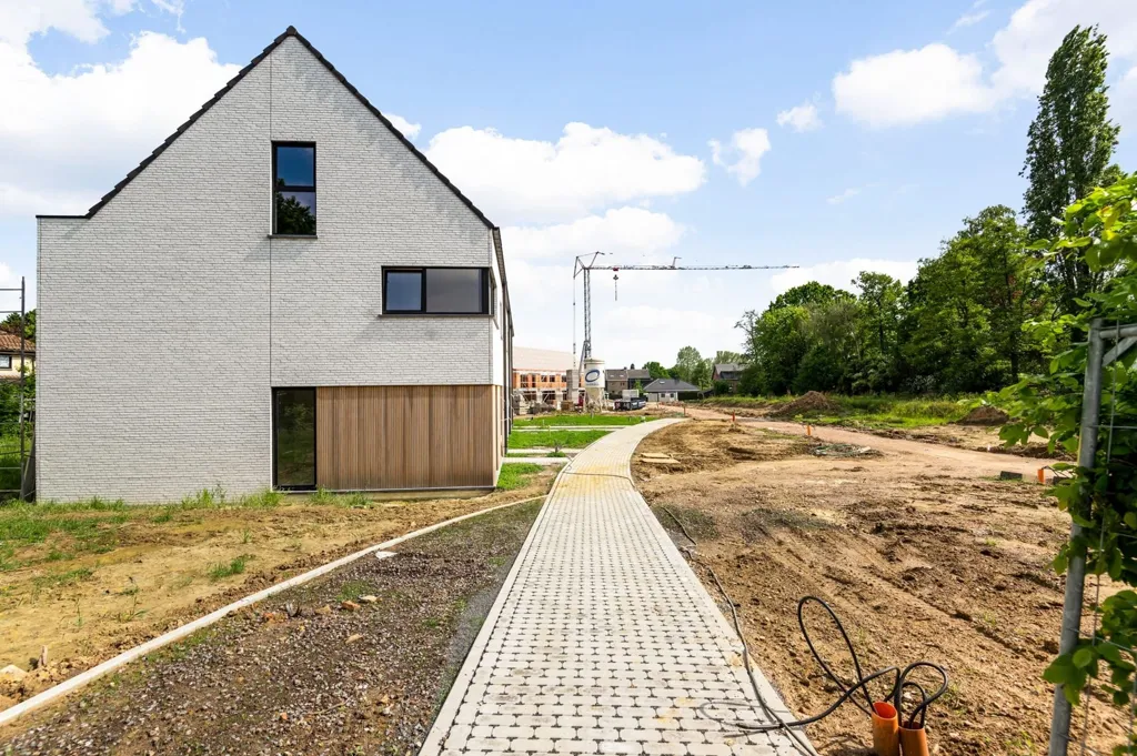 Energy-Efficient House with Terrace in Kontich