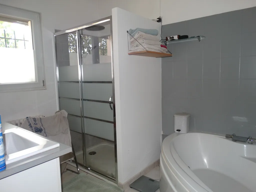 Vannitoad - Fully Renovated House with Pool in Cérons