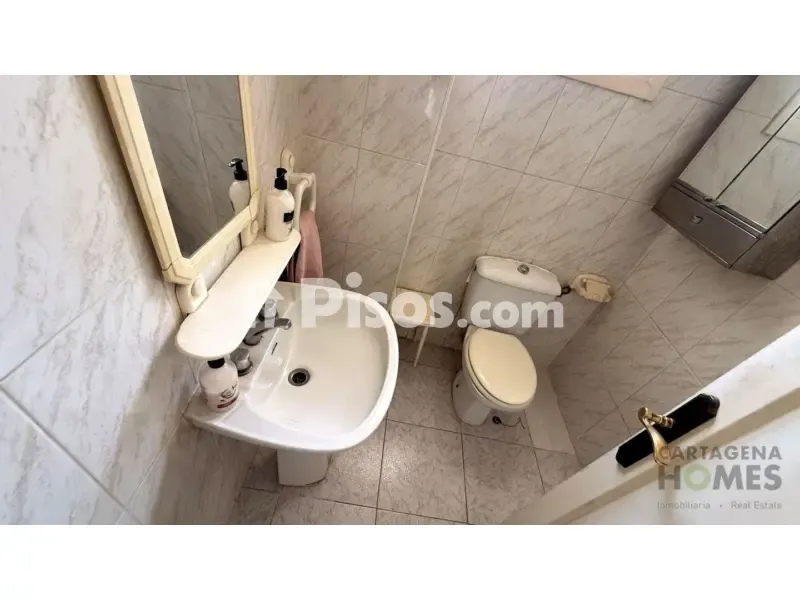 Bathrooms - Classic Flat with Balcony in Cartagena