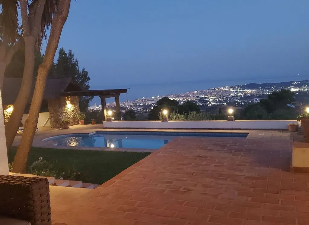 Piscine - Luxury Villa with Sea Views in Mijas