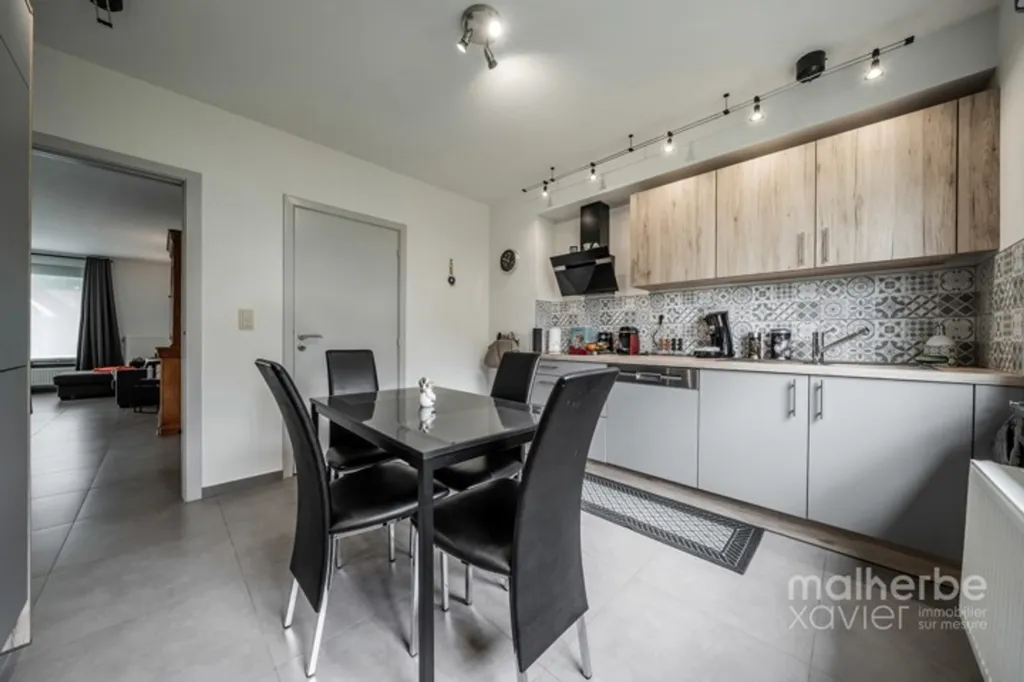 Salle à manger - Ensemble Immobilier Rénové avec Habitation et Garages à Elsenborn