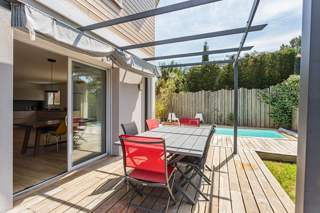 Piscine - Maison Contemporaine avec Piscine à Labenne