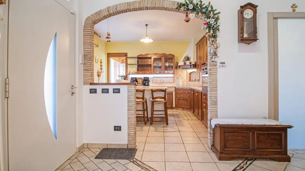 Esik - Villa with Garden in Gonars