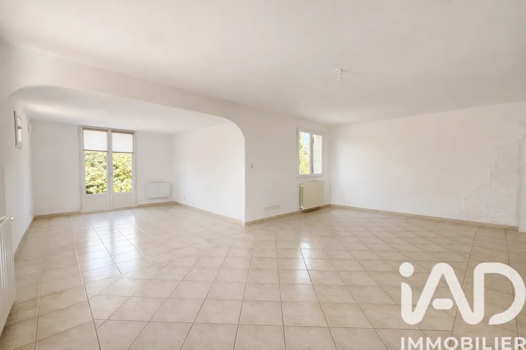 Séjour - Maison contemporaine avec jardin à Rousson
