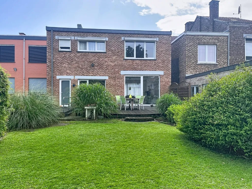 Aed - Semi-Detached House with Garden in Herstal