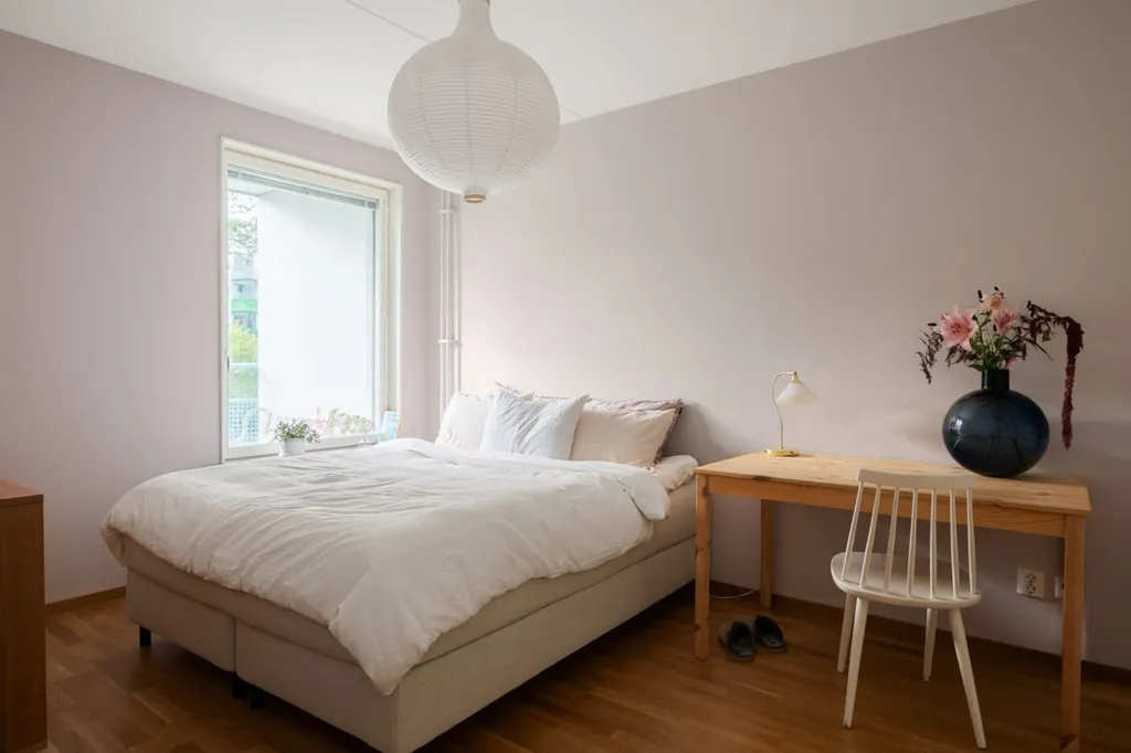 Magamistoad - Two-Bedroom Flat with South Balcony in Långbro Park