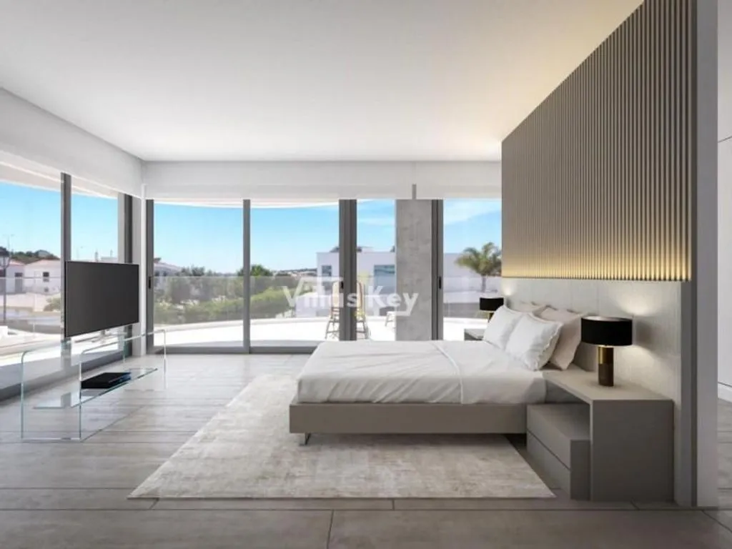 Magamistoad - Luxury Villa with Pool View in Lagos