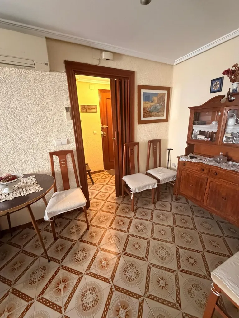 Salle à manger - Bright Apartment with Balcony in Benicalap, Valencia