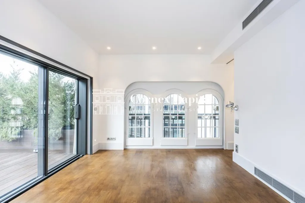 Living Room - Penthouse-Duplex with Terrace in Eixample, Barcelona