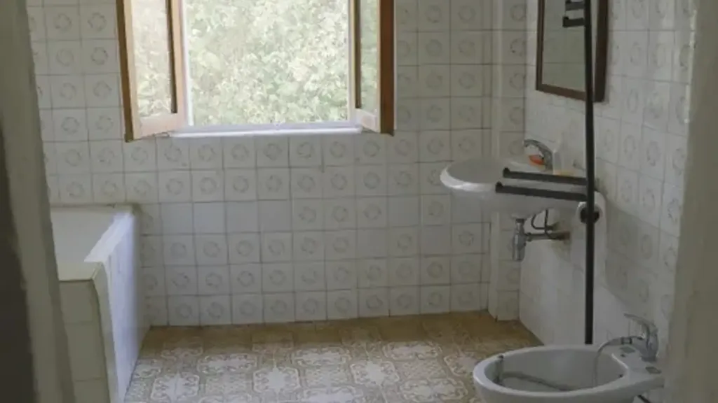 Salles de bain - Multi-Level Villa in Sant'Agata Bolognese