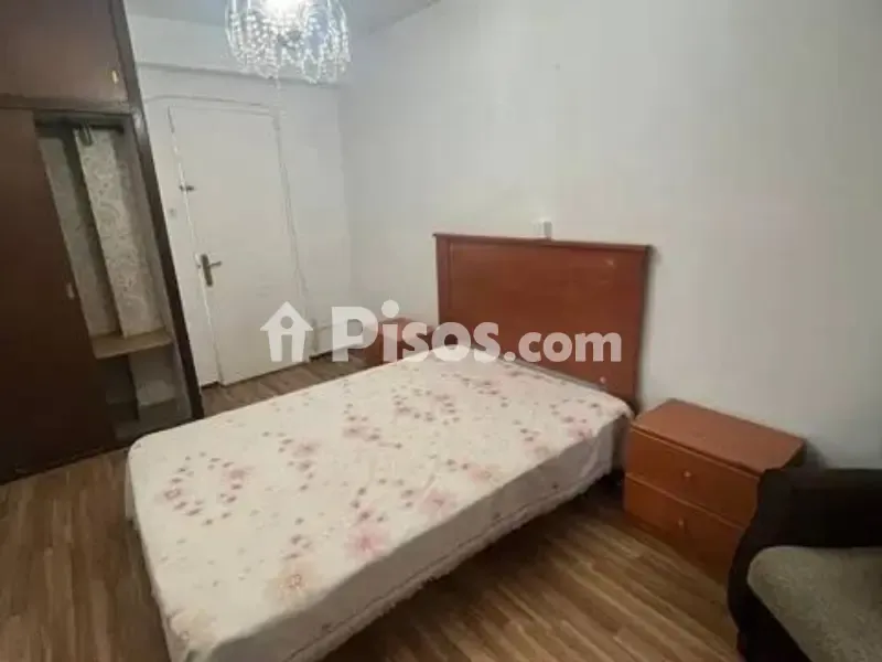 Chambres - Semi-Reformed Flat in Hospital-Nuevo Centre