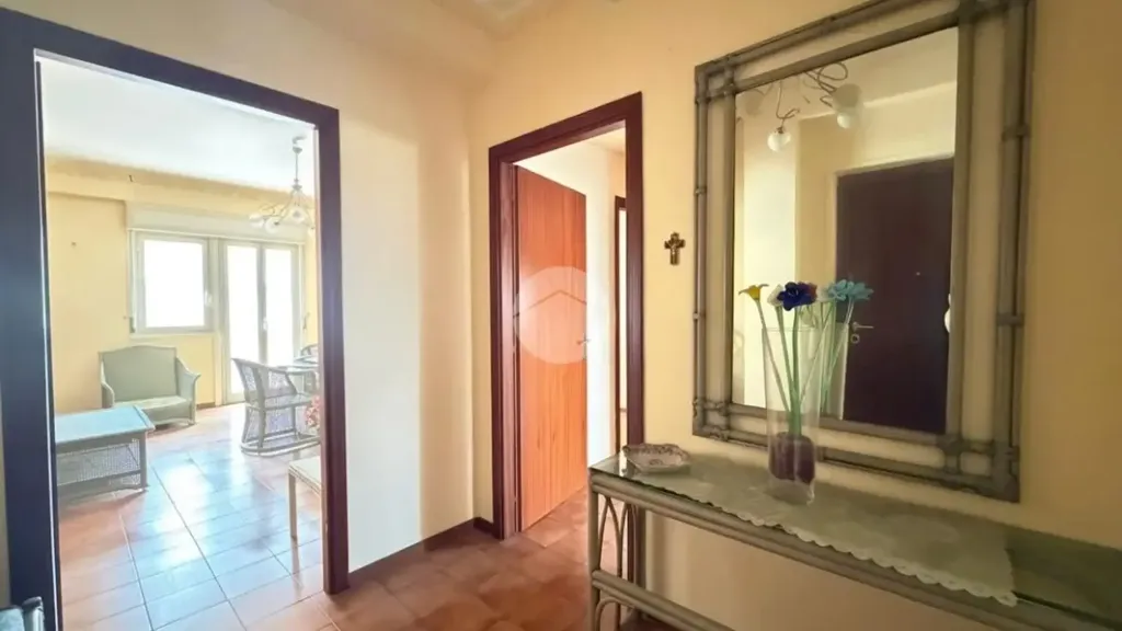 Esik - Apartment with Balcony in Palermo