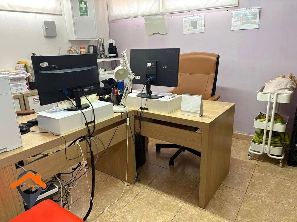 Bureau - House with Garage in Sabadell