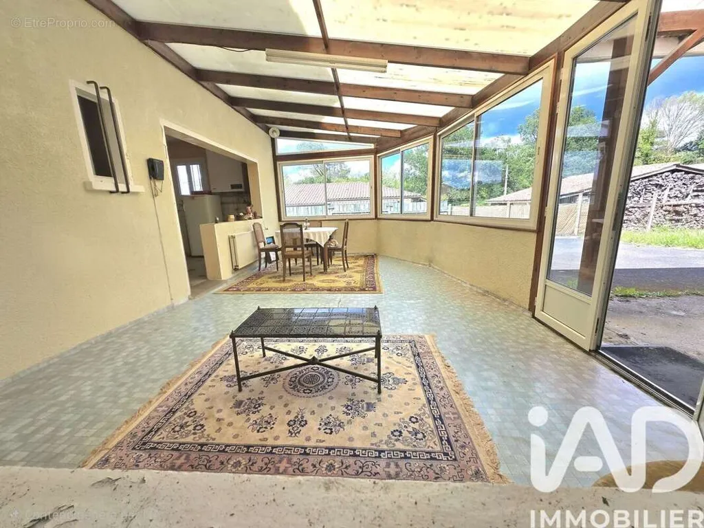 Terrace - House to Renovate with Garden in Hostens