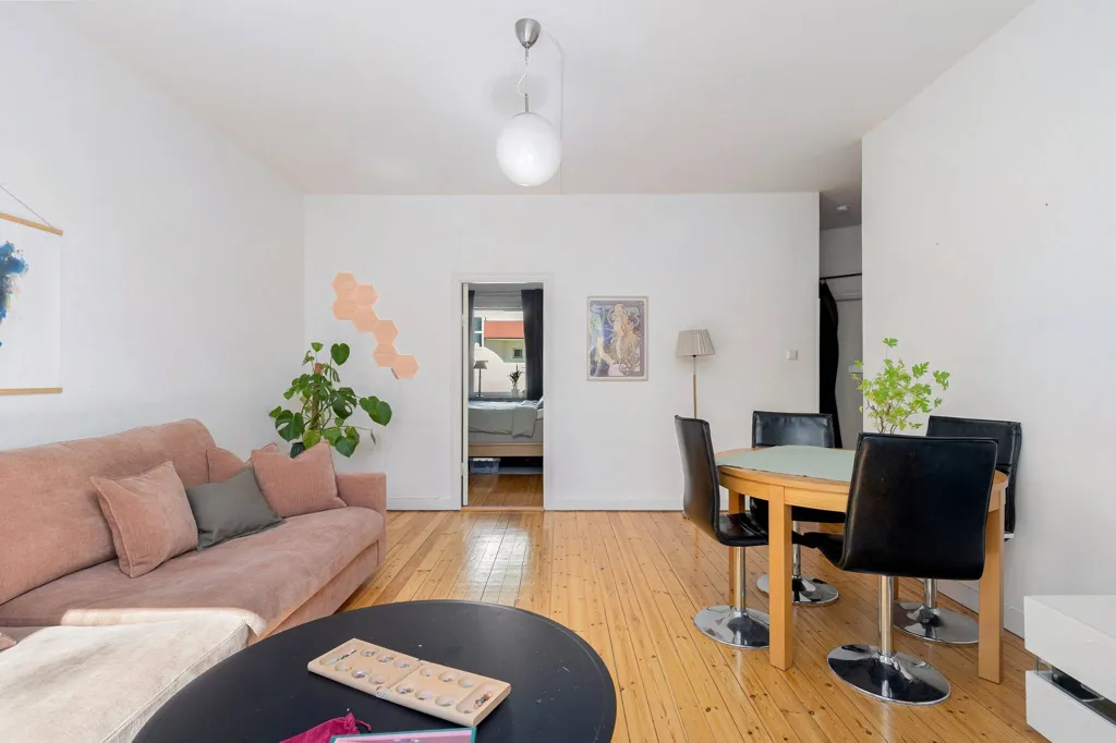 Soggiorno - Charming Two-Bedroom Flat with Balcony in Stockholm
