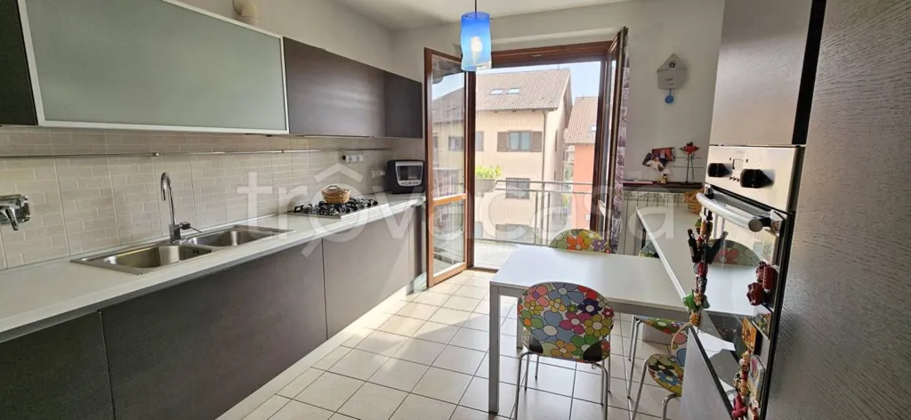 Köök - Apartment with Balcony and Box in Chivasso