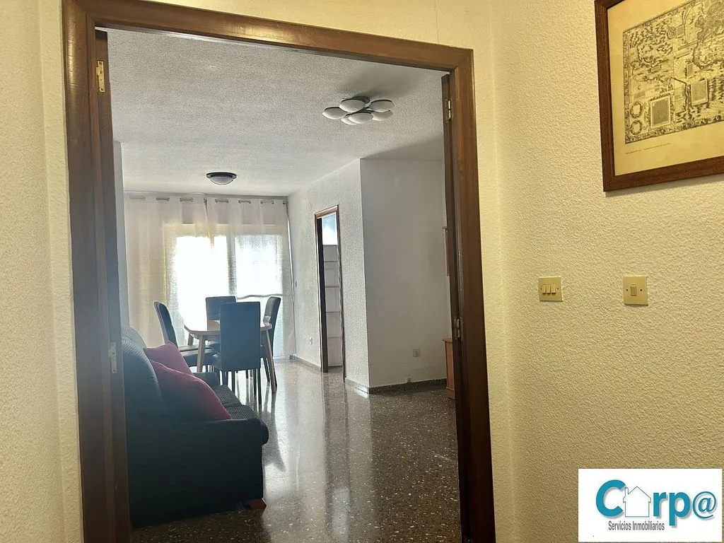 Esik - Apartment with Balcony in La Torre