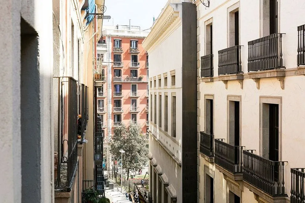 Balcone - Studio with Balcony in El Gòtic, Barcelona