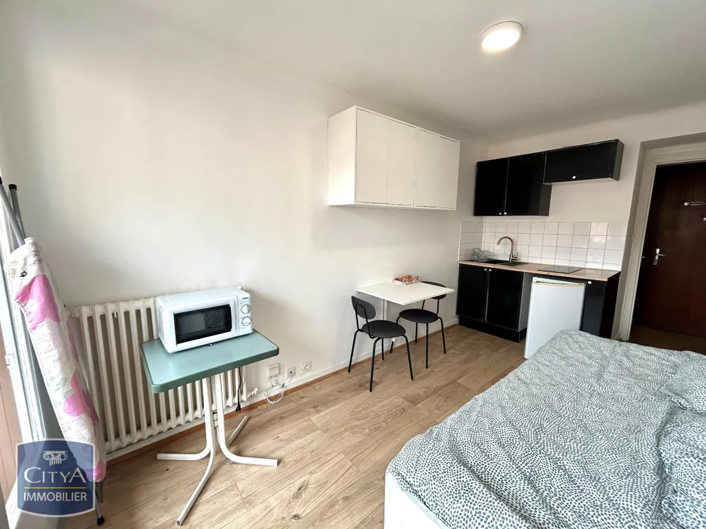 Chambres - Studio Meublé avec Balcon à Saint-Étienne