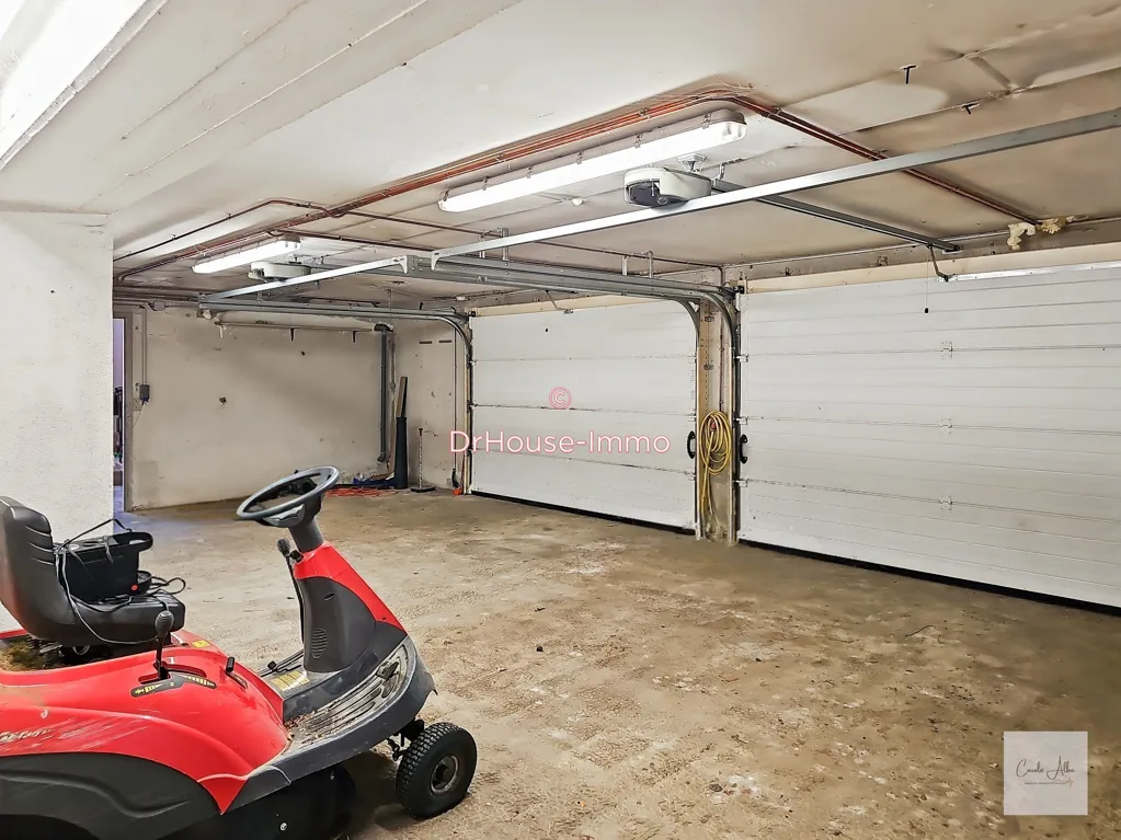Garage - Maison avec Terrasse et Jardin à Peschadoires