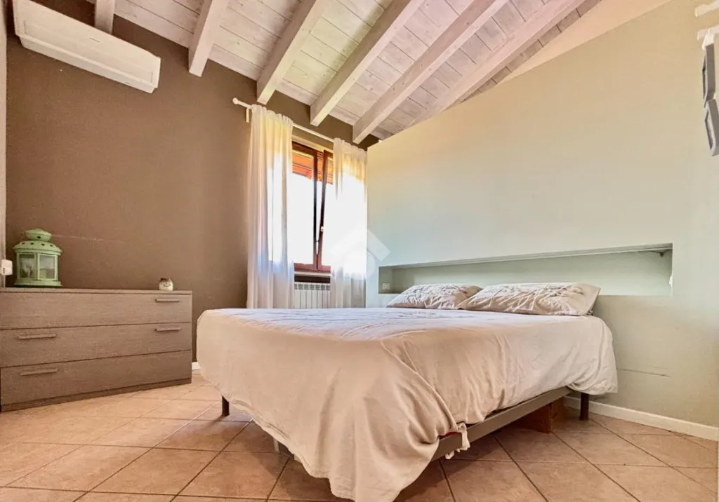 Magamistoad - Trilocale with Exposed Beams in Castegnato