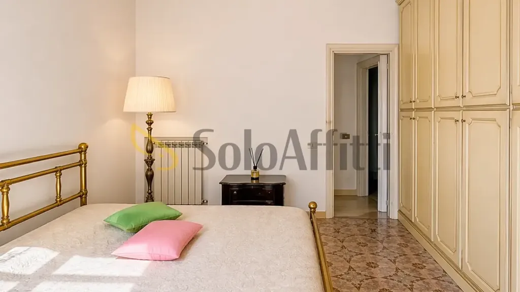 Magamistoad - Armed Trilocale with Balcony in Naples