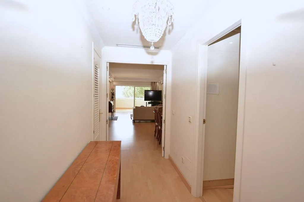 Esik - Apartment with Pool and Terrace in Marbella