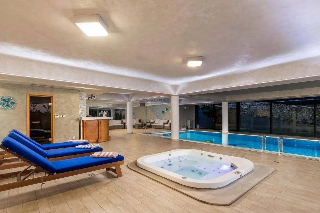 Toad - Wellness Villa with Panoramic Views in Hreljin