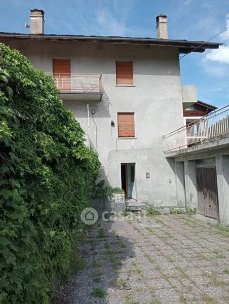 Välivaade - Semi-Detached House with Garden in Gressan