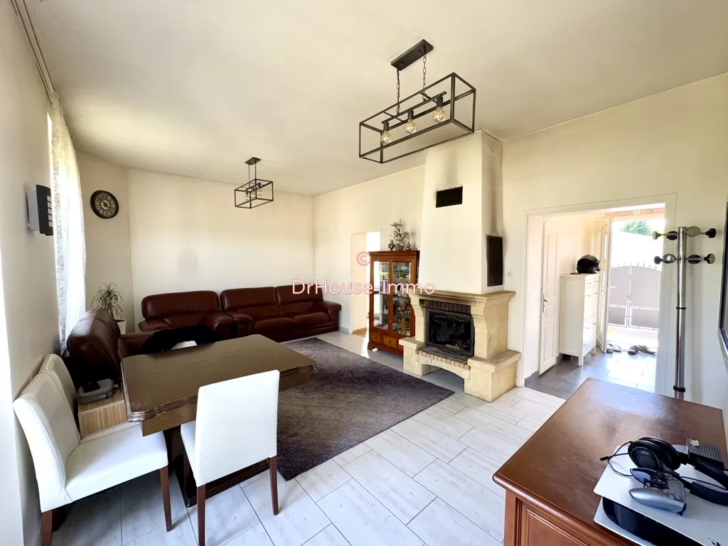Séjour - Ensemble Immobilier avec Deux Habitations à Châlette-sur-Loing