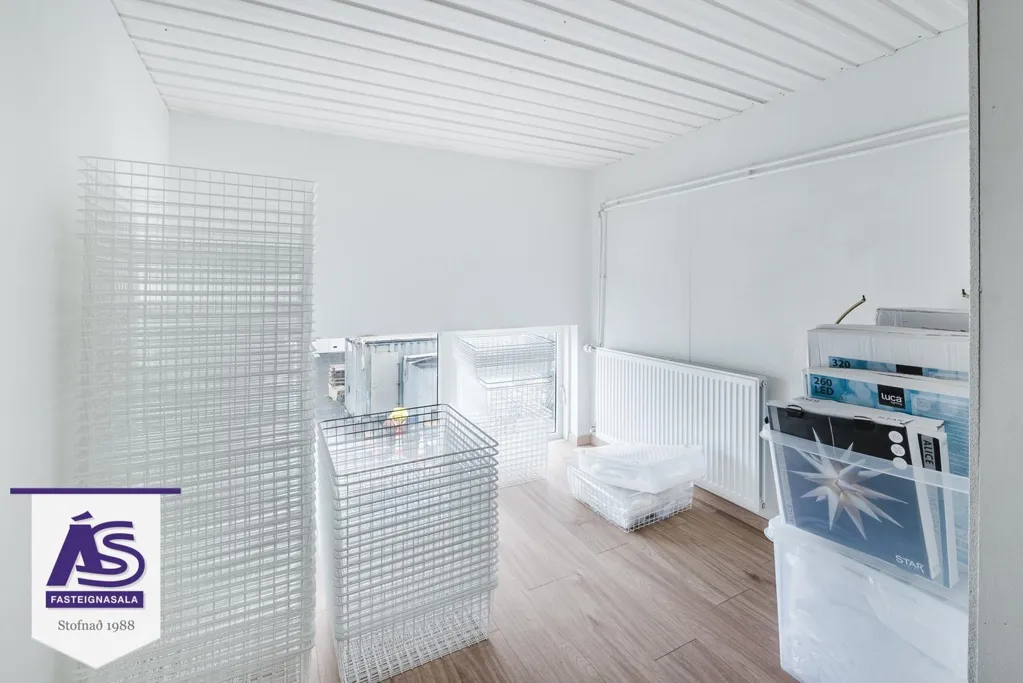 Studio - Warehouse with Loft Space in Hafnarfjörður