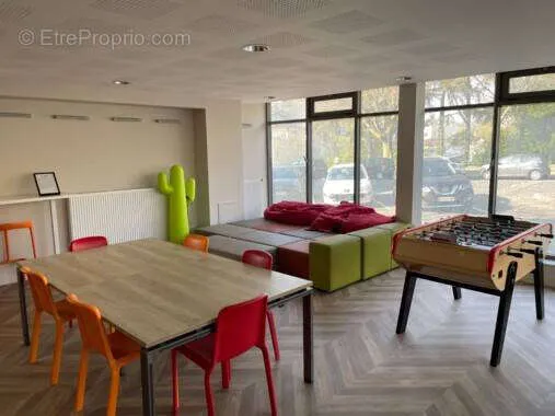 Salle à manger - Studio Meublé en Résidence Étudiante à Bron