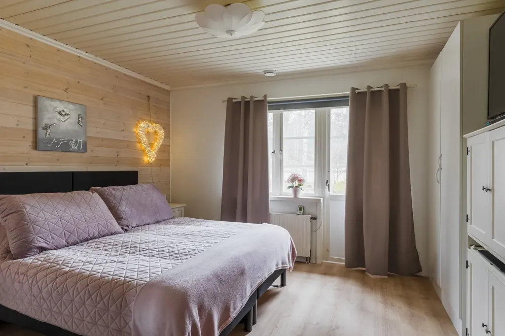 Chambres - One-Storey Villa with Garden in Valö