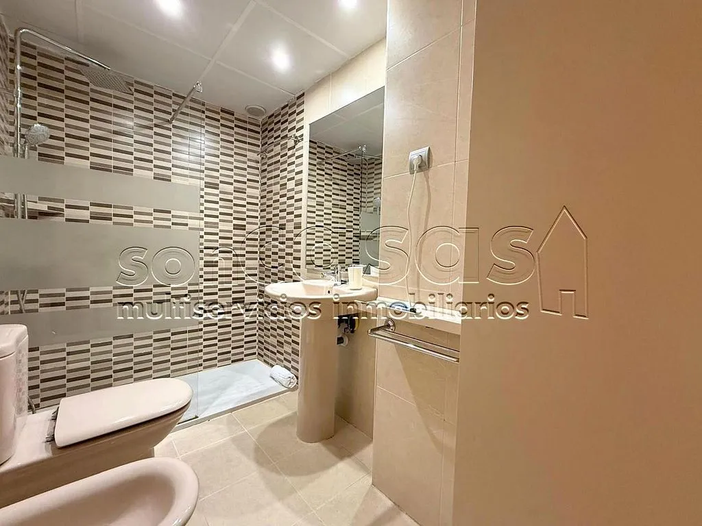 Salles de bain - 1-Bedroom Apartment with Pool in Rejas