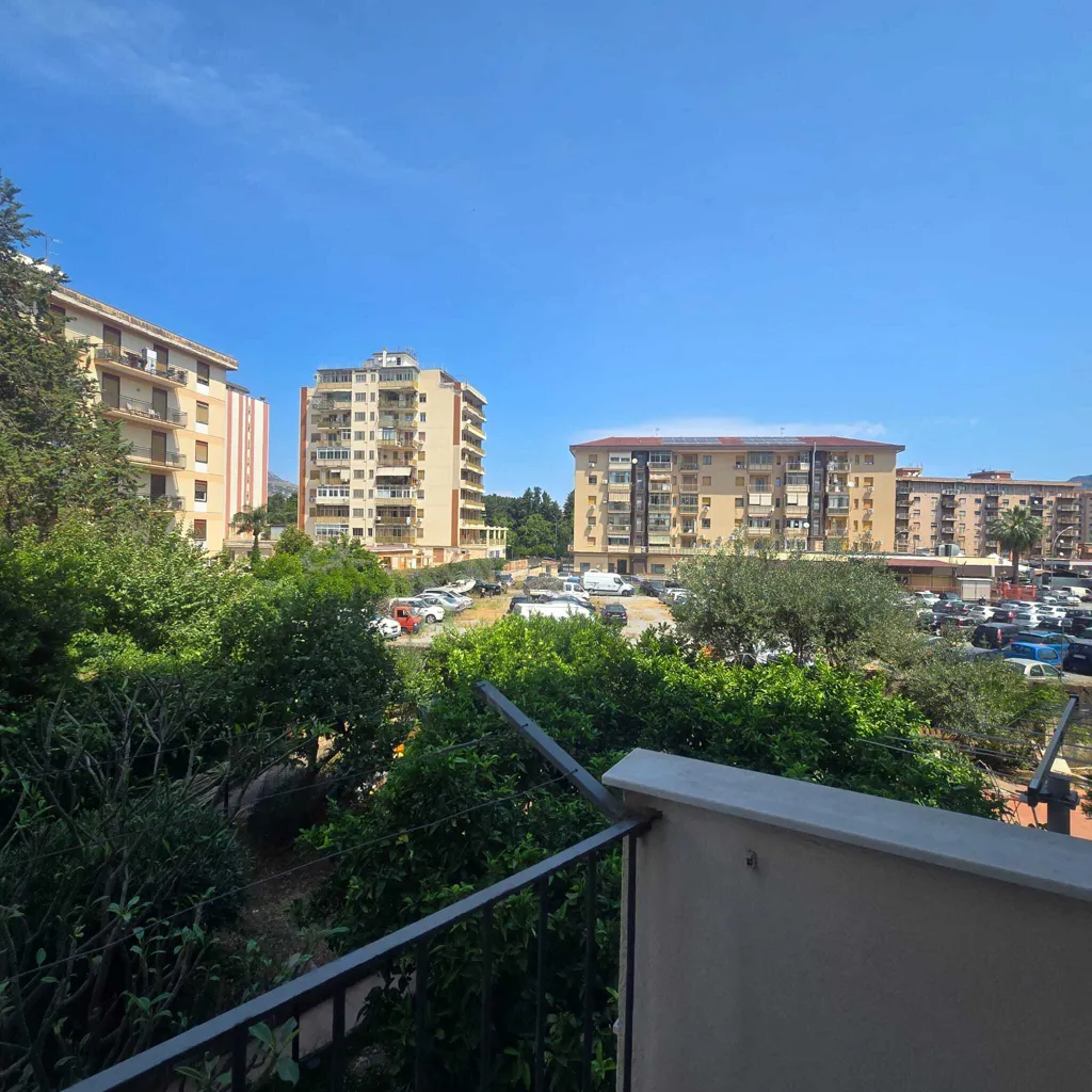 Balcone - Apartment with Balcony in Palermo